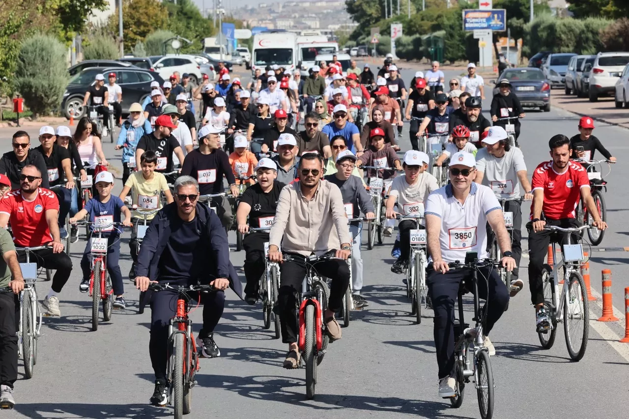 Kayseri’de Hekimlerden Sağlıklı Yaşam İçin Pedal