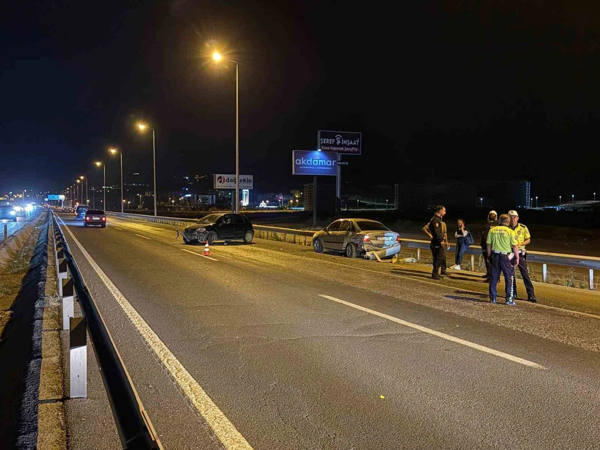 Kayseri’de İki Araç Çarpıştı, Bir Kişi Yaralandı