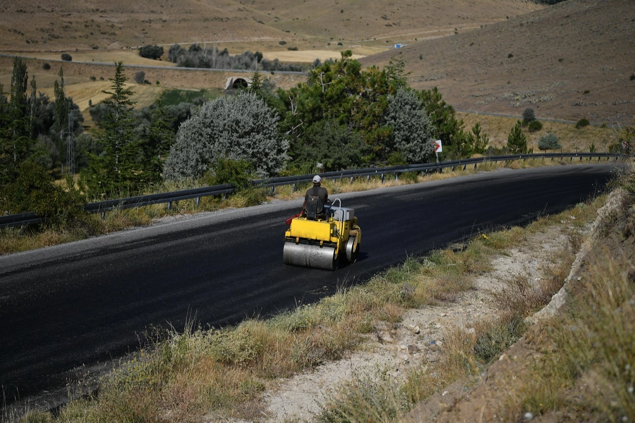 Kayseri’de Kırsalda Şenlik Yolları Yenilendi!