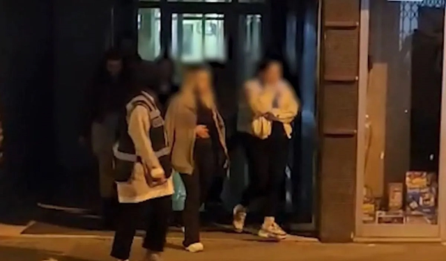 Masaj salonu adı altında fuhuş yaptırmışlar! 13 adrese polis baskını