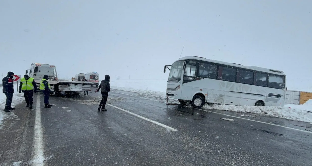 Kayseri’de Midibüs Devrildi: 22 Yaralı!