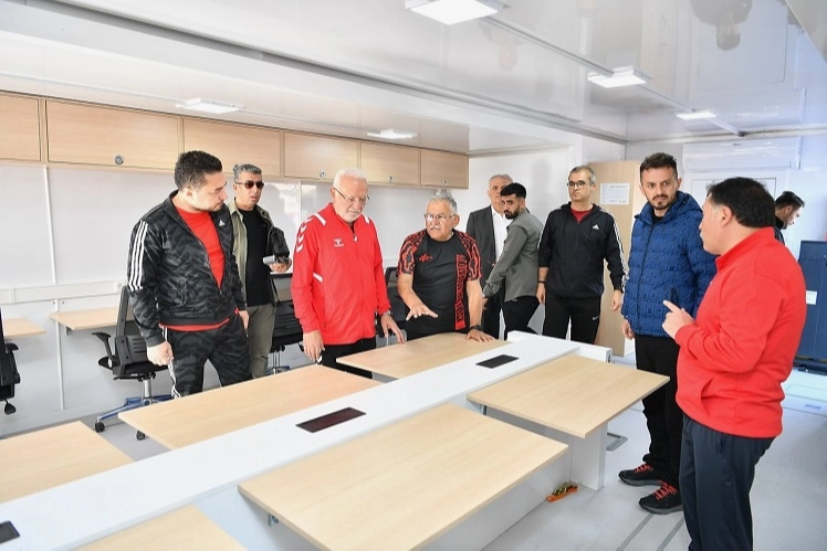 Kayseri’de Mobil Dijital Gençlik Merkezi Açıldı!
