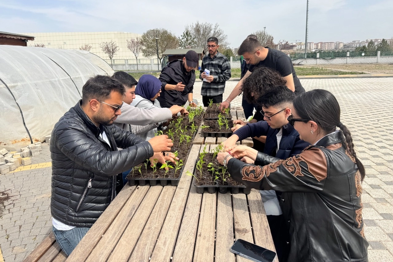 Kayseri’de Öğrencilere Uygulamalı Tarım Eğitimi