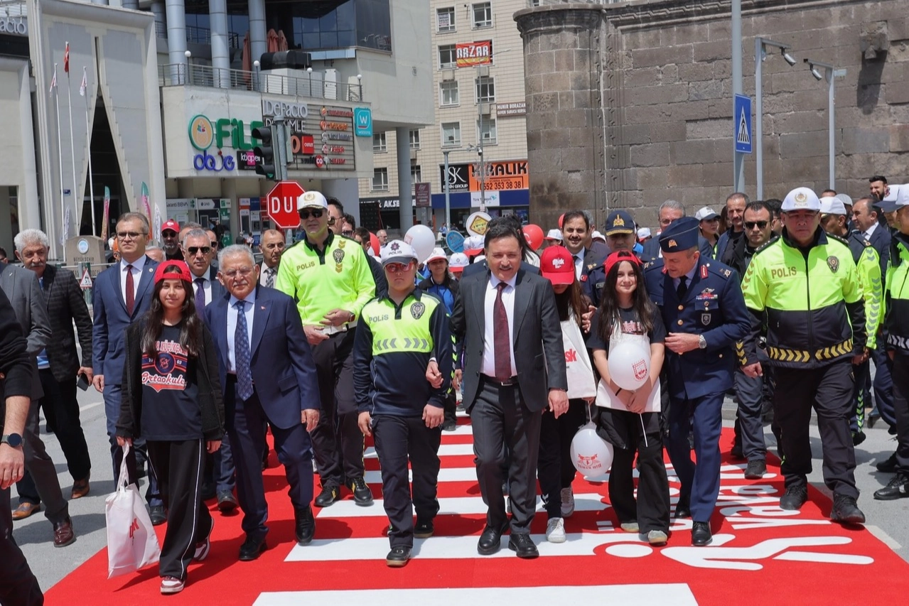 Kayseri’de Trafik Bilinci İçin ‘Önce Yaya’ Etkinliği