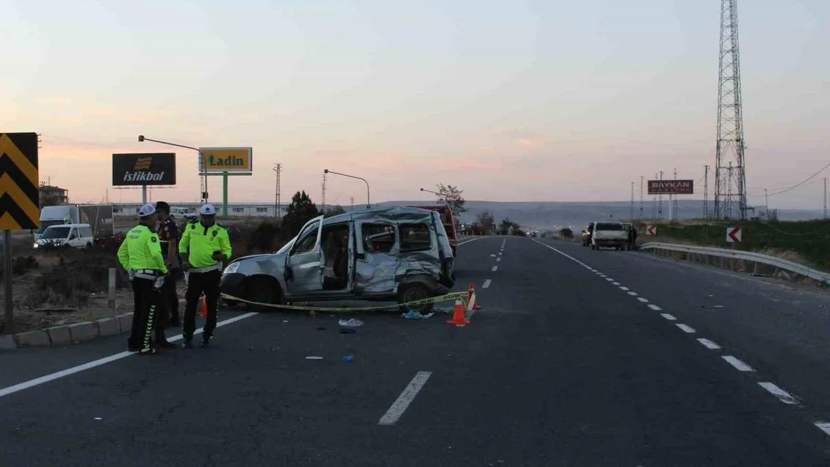 Kayseri’de Trafik Kazasında 3 Kişi Hayatını Kaybetti