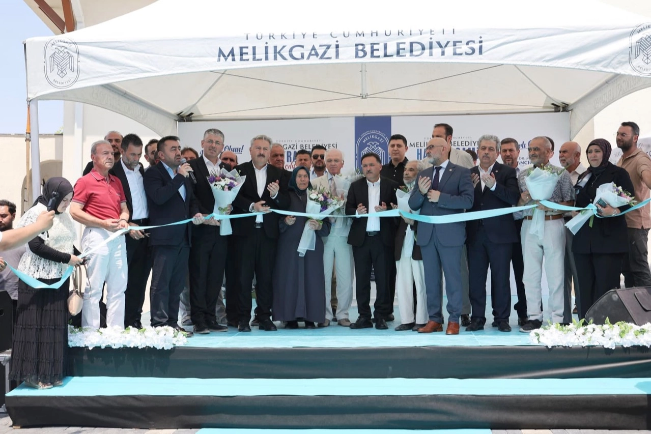 Kayseri’de Yeni Hayrat Camii İbadete Açıldı!