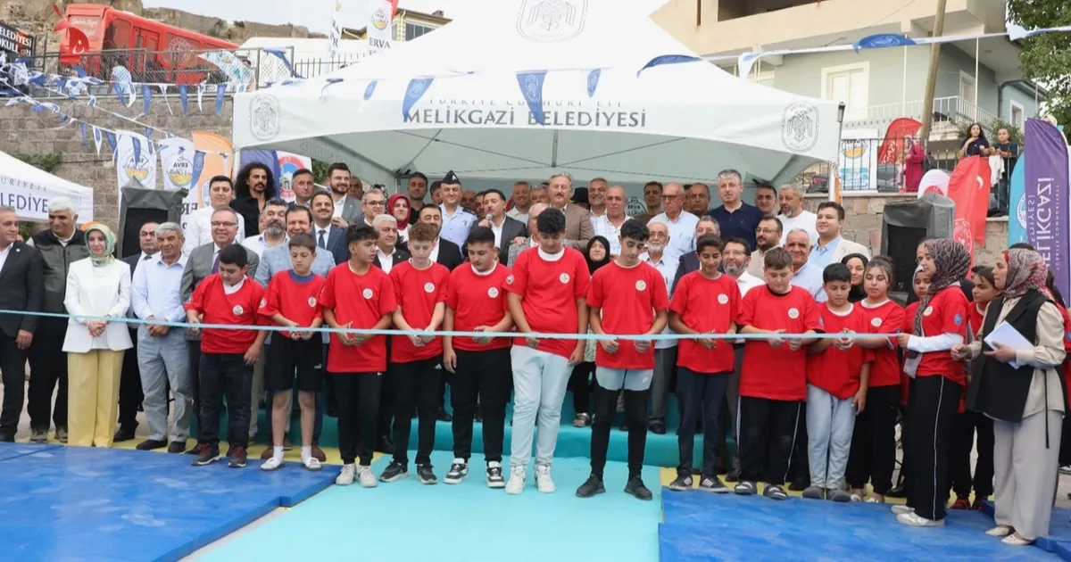 Kayseri Melikgazi’de Gençler İçin Spor Okulu Açıldı
