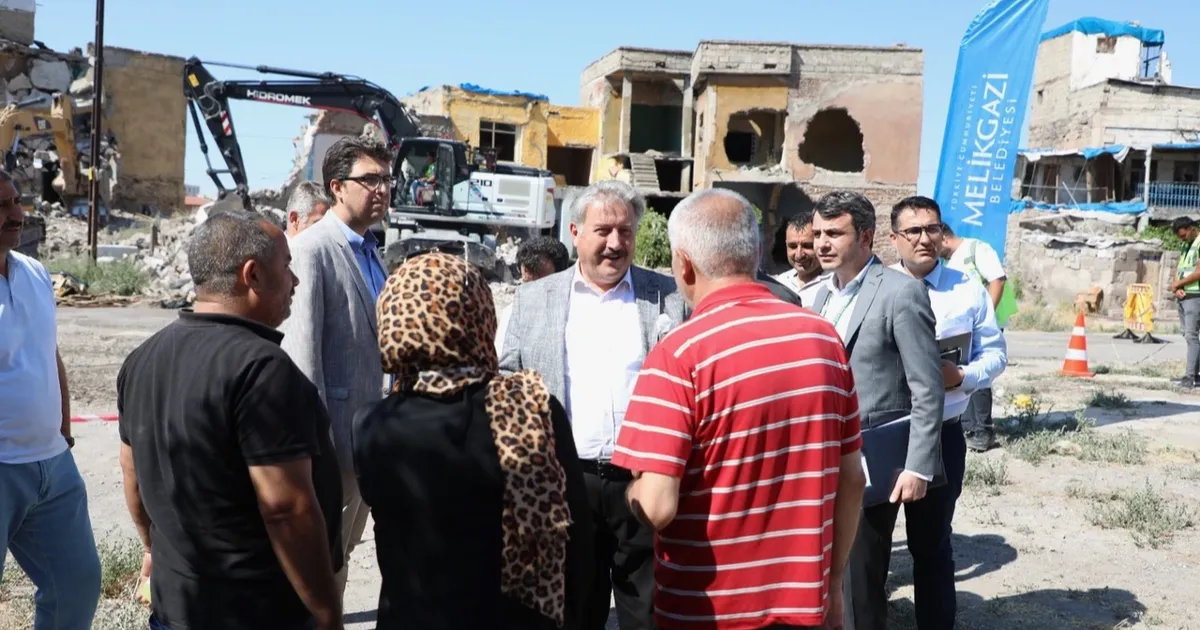 Kayseri Melikgazi’de Metruk Yapılara Geçit Yok!