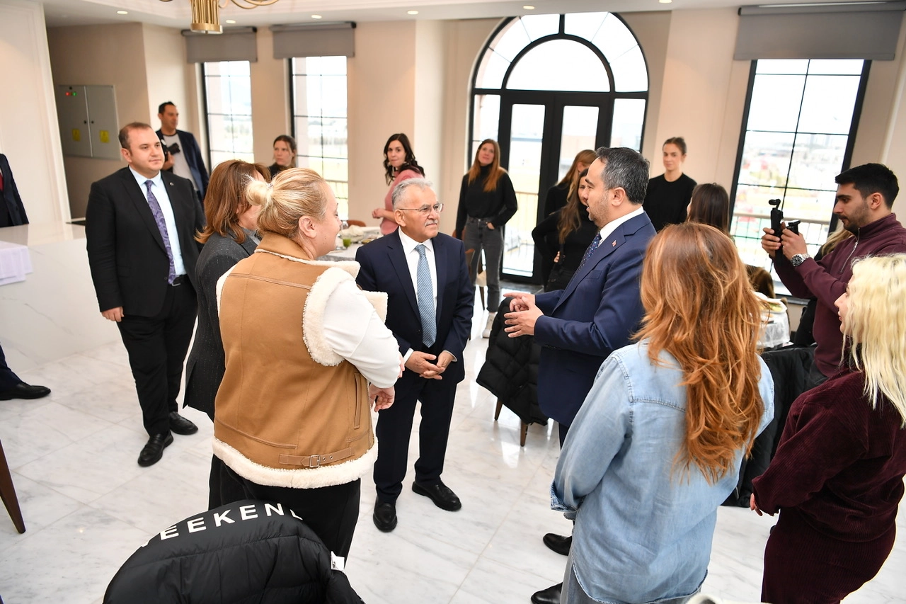 Kayseri, Paris’teki Gazetecileri Büyüledi!