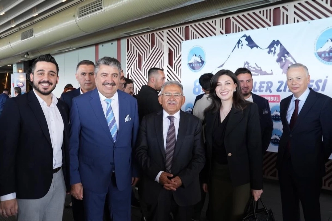 Kayserililer Zirvesi’nde Büyükkılıç Rüzgarı!