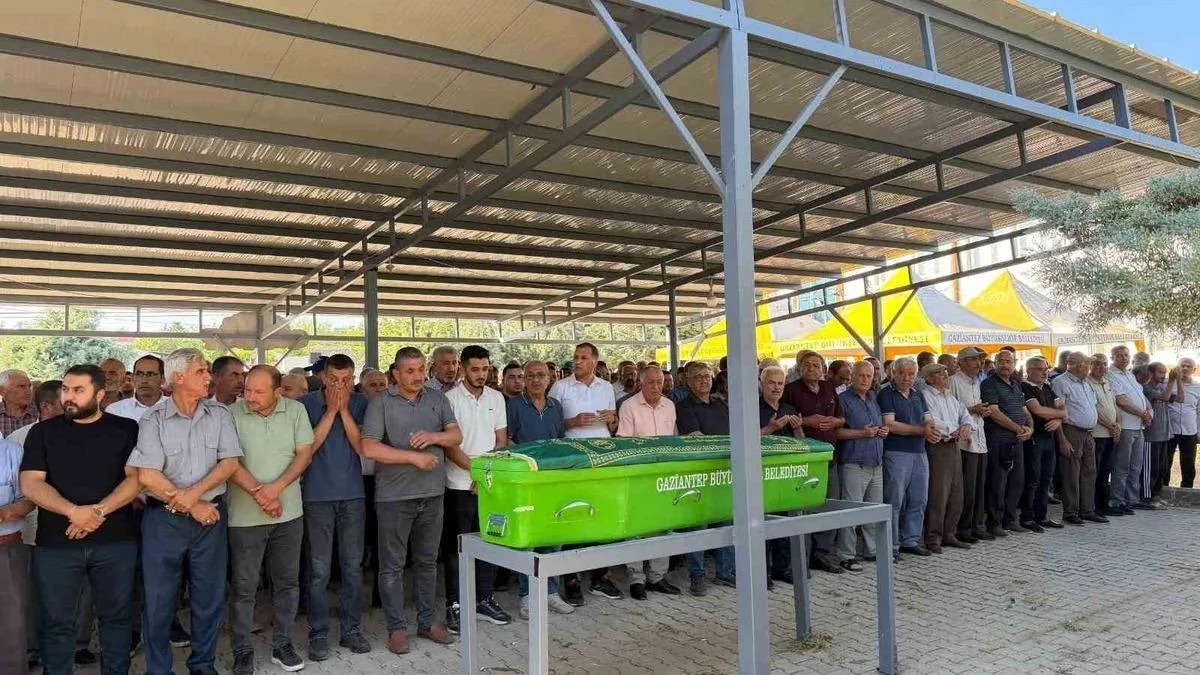 Kaza Sonucu Genç Sürücü Hayatını Kaybetti
