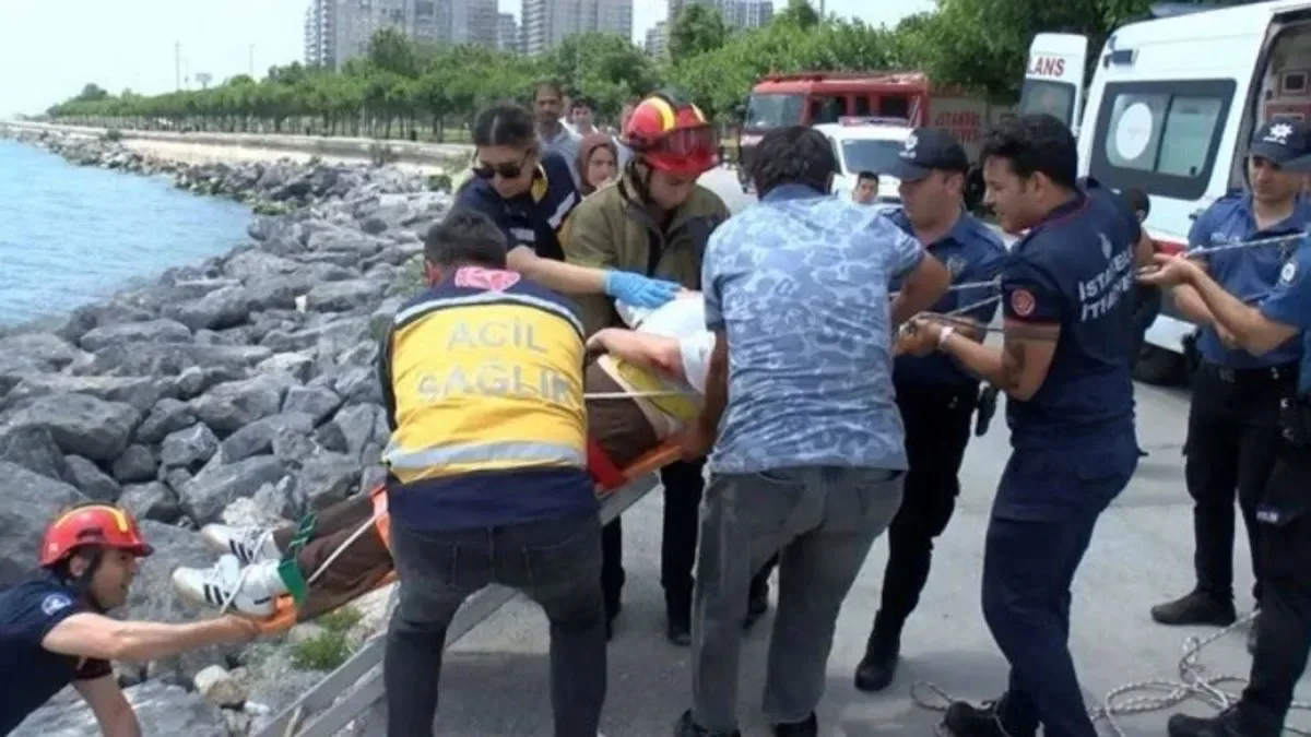 Kazlıçeşme Sahil’de Kadın Kayalıklardan Düştü!