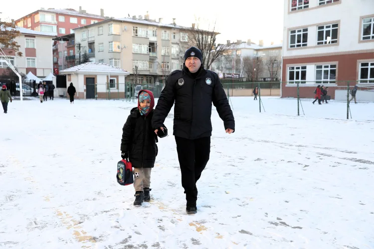 Keçiören’de Karla Mücadele: Öğrenciler Güvende!