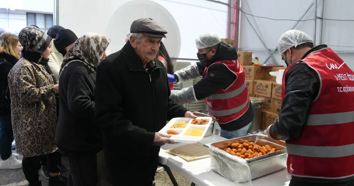 Keçiören’de Ramazan İftar Sofraları Bereket Saçıyor