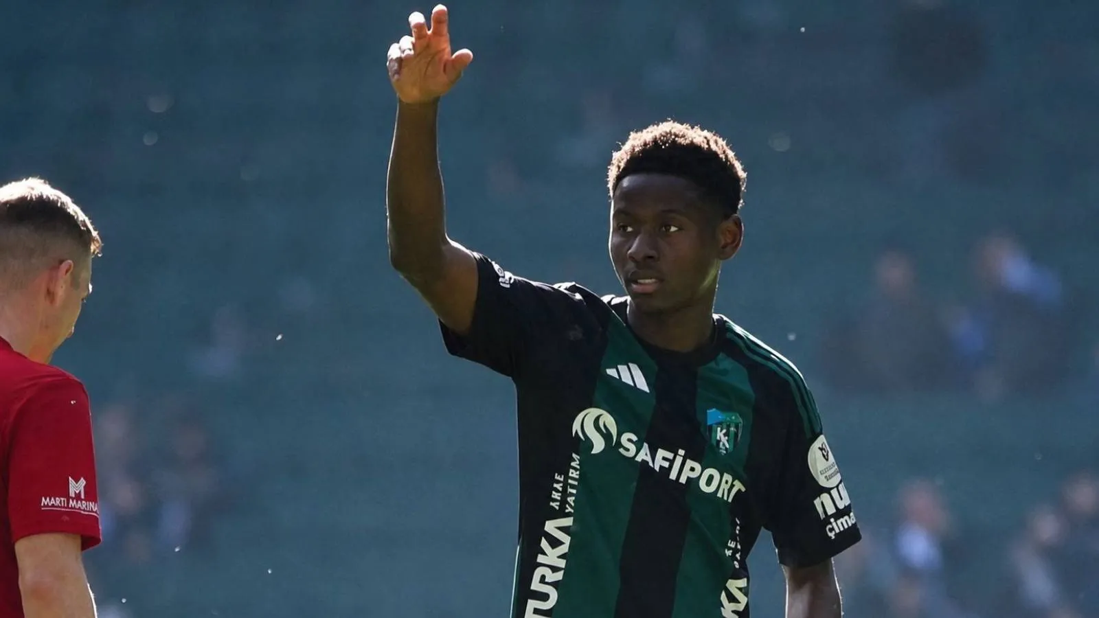 Keita, Aşk İçin Kamptan Kaçtı, Kadro Dışı!