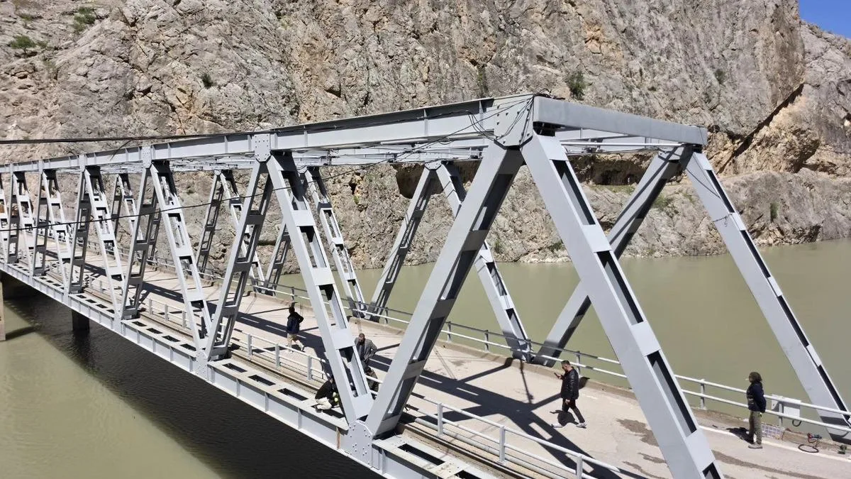 Kemaliye’de Şırzi Köprüsü’ne Akşam Işıltısı!