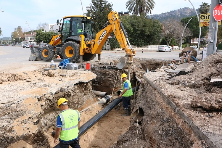 Kemer’de Altyapı Yenileme Çalışmaları Hızla Devam Ediyor