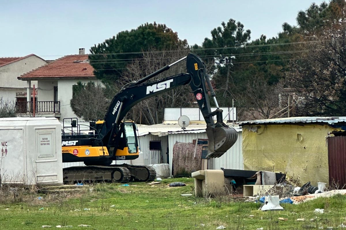 Keşan Belediyesi’nden Erikli Sahili’nde Yıkım Kararı