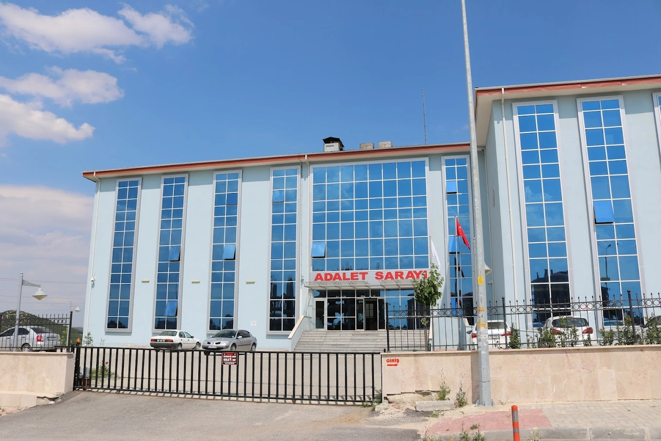 Keşan’da FETÖ firarisi ve hırsızlık şüphelisi yakalandı