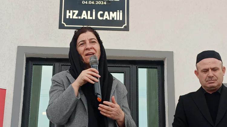 Fatma Aksal Konuşma Yaparken