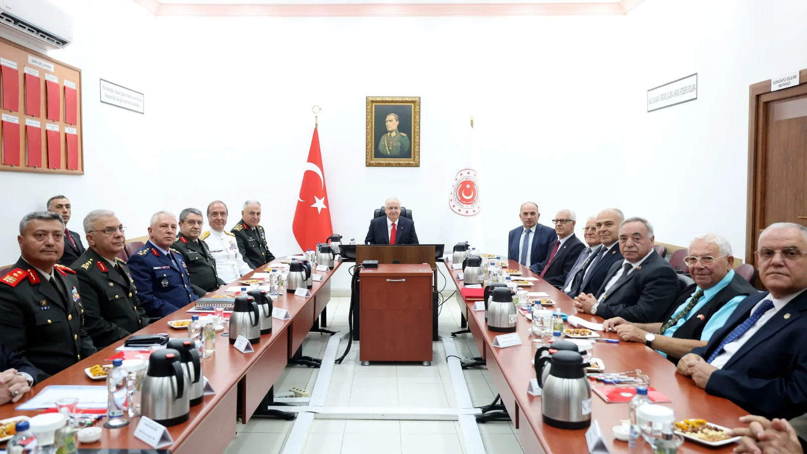 Kıbrıs’ta 51. Yıl: Bakan Güler Şehitlerle Buluştu