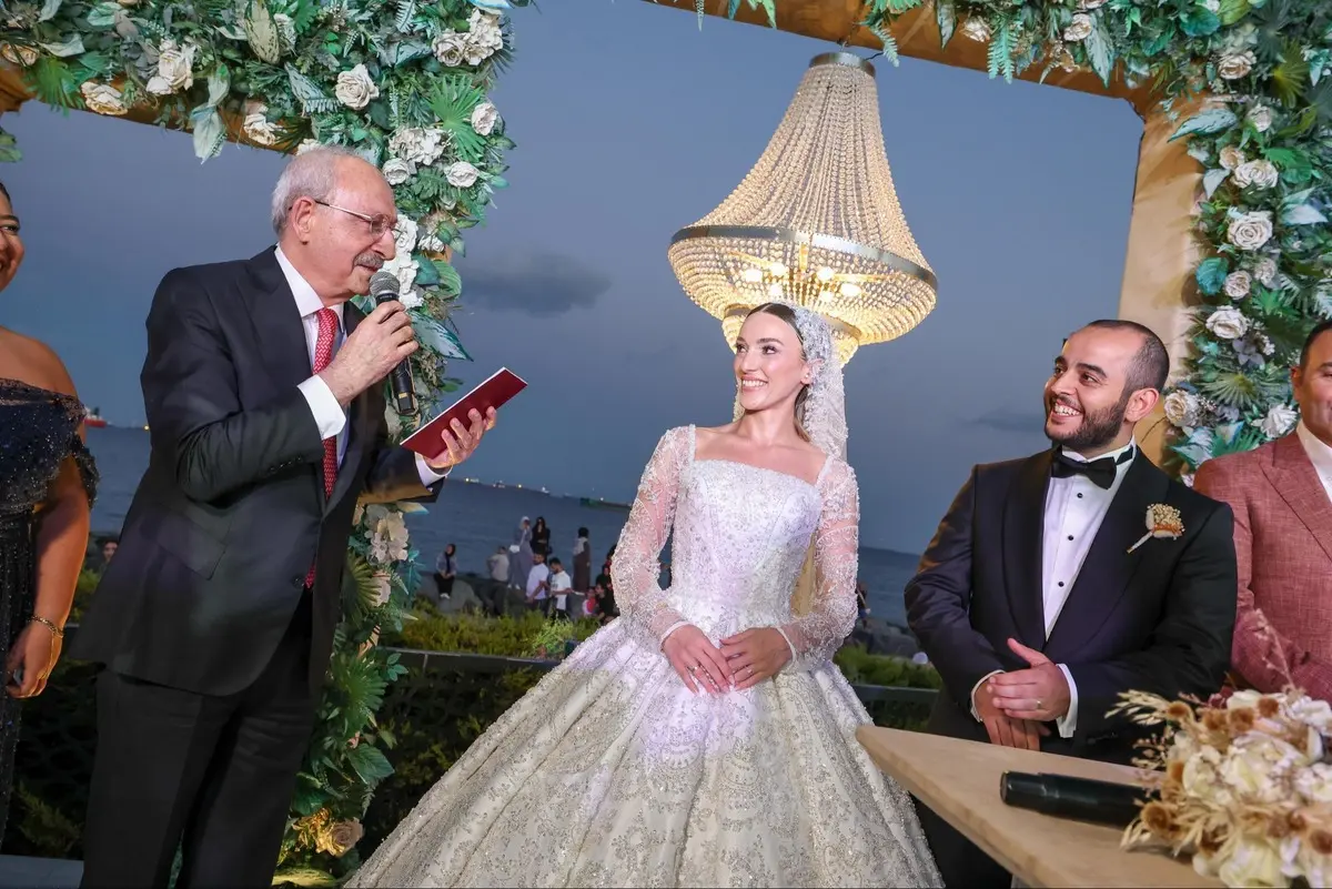Kılıçdaroğlu, AK Partili vekille birlikte şahit oldu! Anons düğüne damga vurdu 2