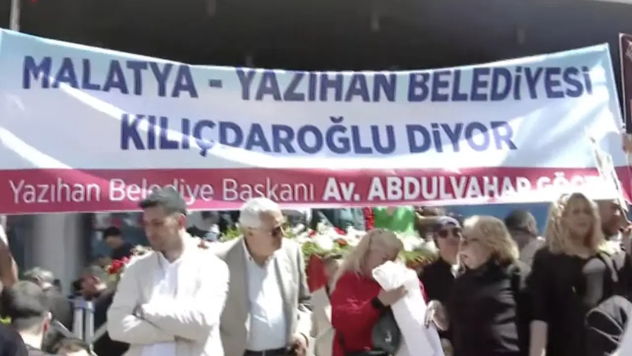 Kılıçdaroğlu’na Belediye Başkanı’ndan Pankartlı Hoşgeldin