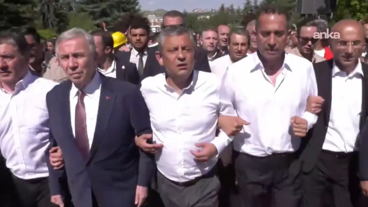 Kılıçdaroğlu’na Özel’den Sert Yanıt!