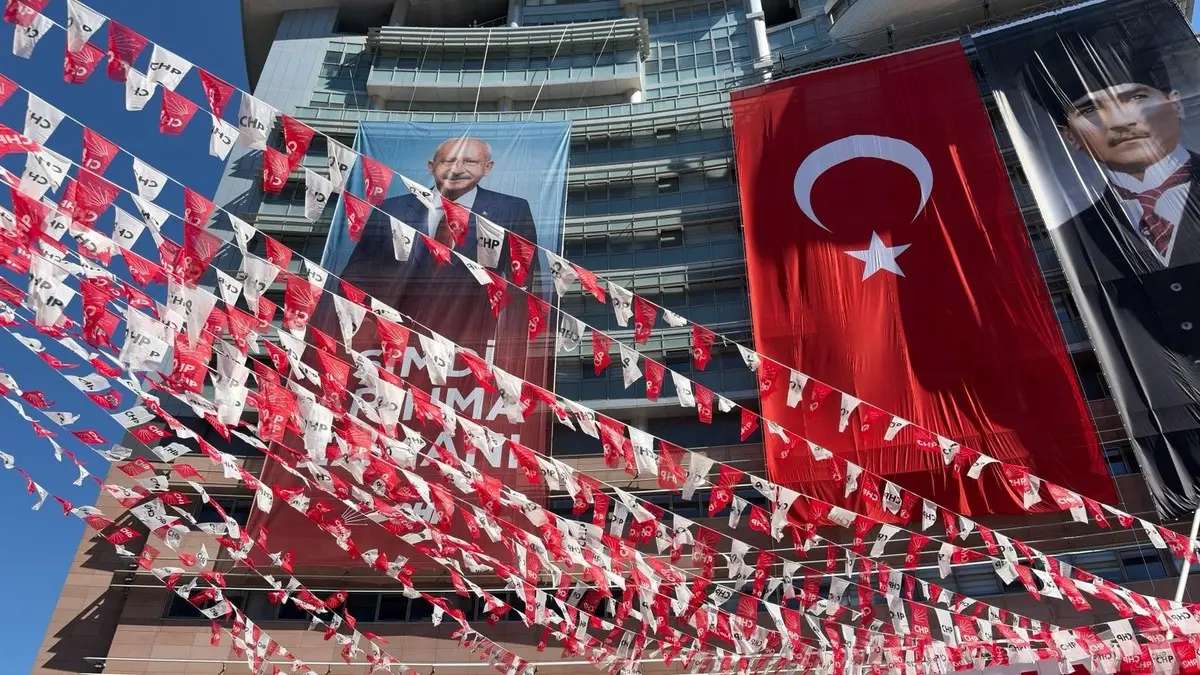 CHP Genel Merkezi nde hareketlilik başladı! Atılan slogan gündem oldu 3