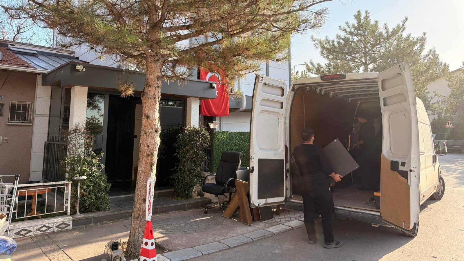 Kılıçdaroğlu, Yeni Ofisine Taşındı!