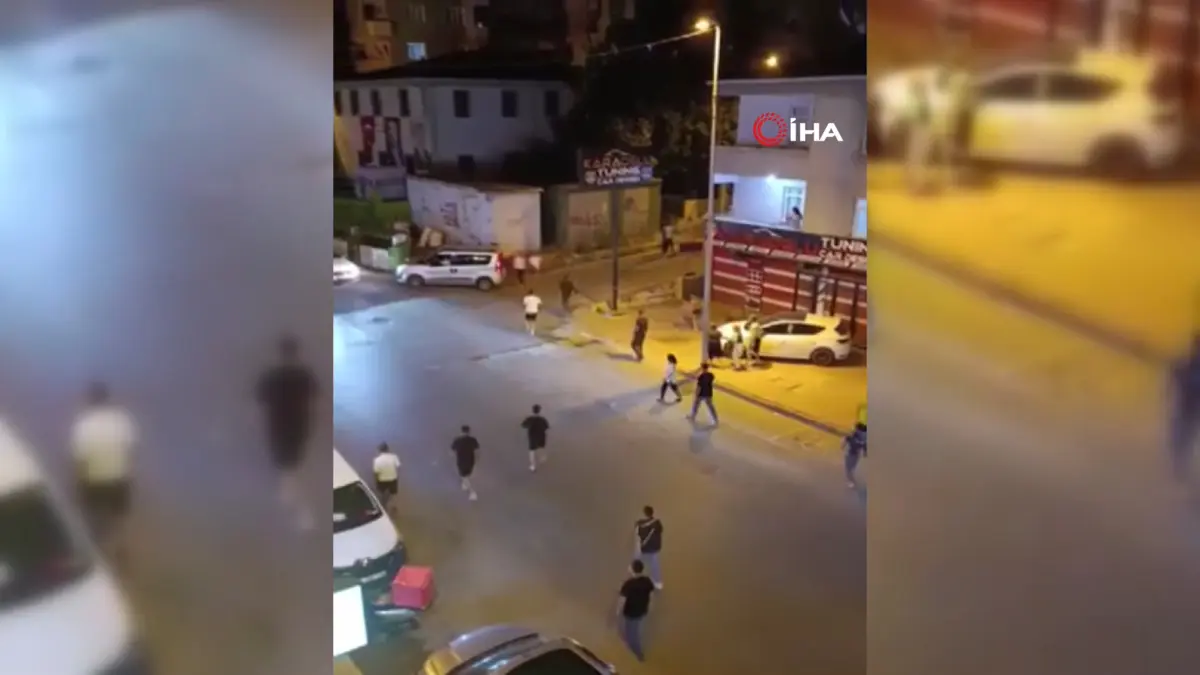 İstanbul da sokak kavgasında kılıçlar çekildi! Korkunç anlar kamerada 3