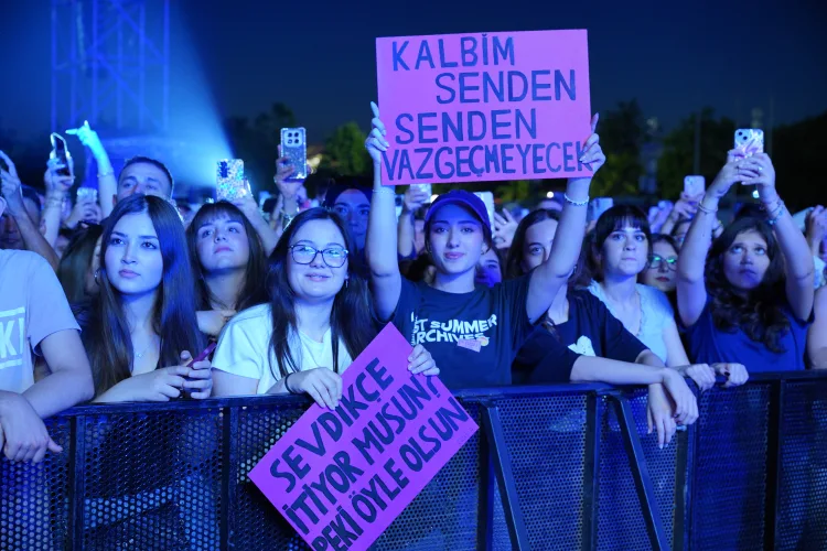Kıraç, Samsun’da Rock Rüzgarı Estirdi!