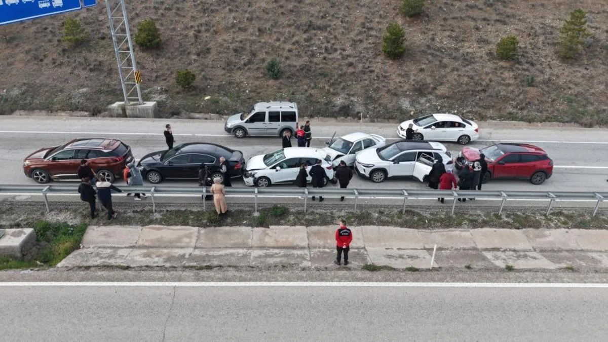 Kırıkkale’de Bayram Trafiği Zincirleme Kaza Getirdi