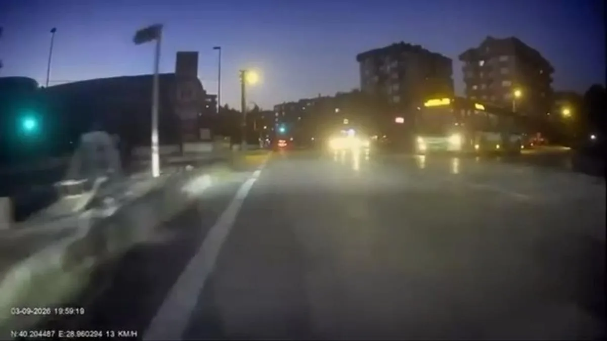 Kırmızı Işık İhlali: Otobüs Şoföründen Şok Yanıt!