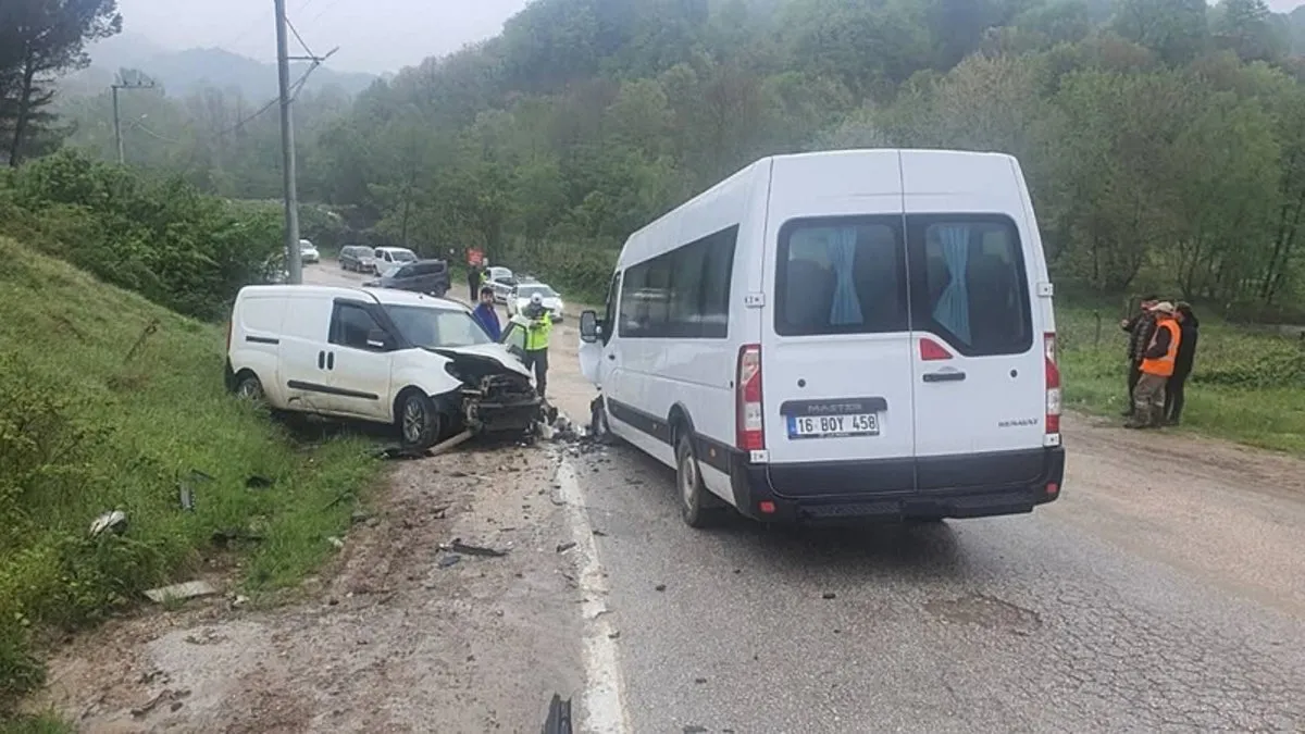 Kırsalda Feci Kaza: 13 Yaralı!