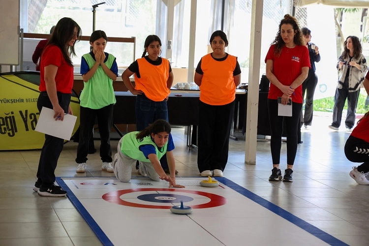 Kız Çocukları Floor Curling Turnuvasında Buluştu!