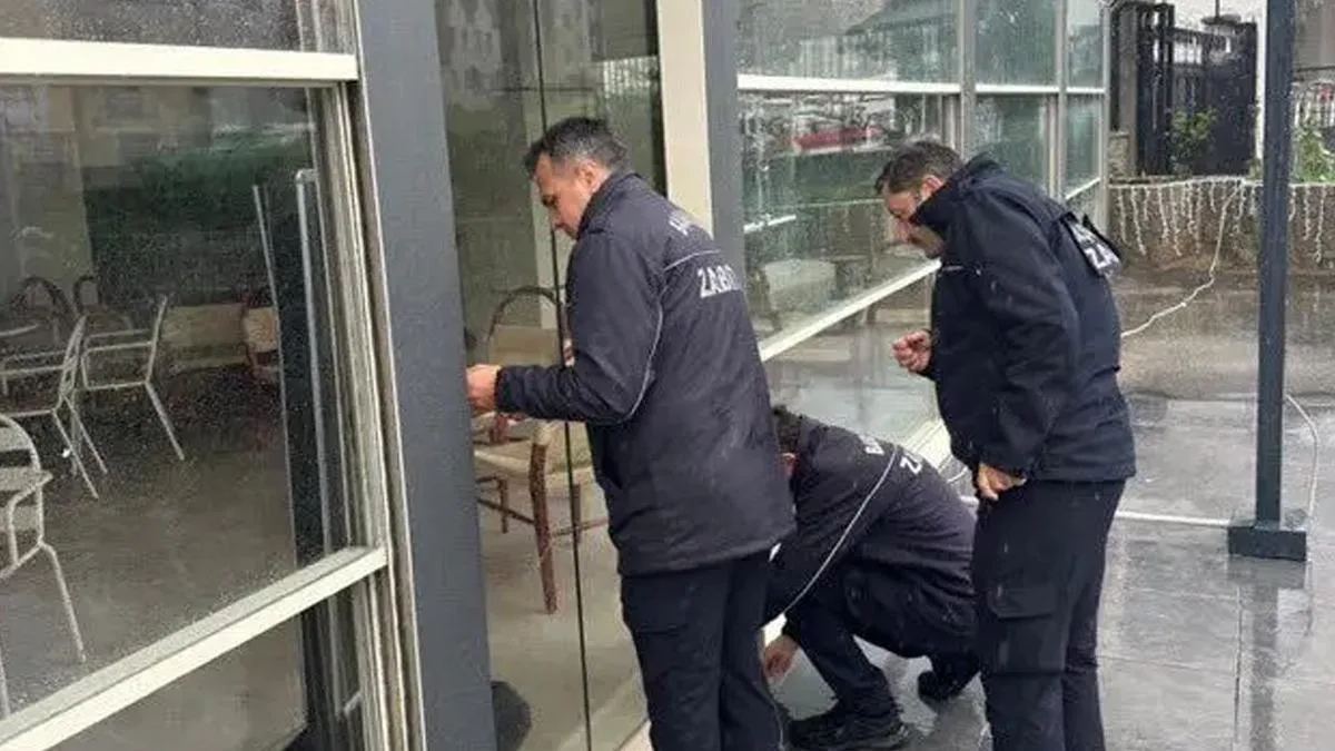 Kız Yurdunun Karşısındaki Kafe Kapandı!