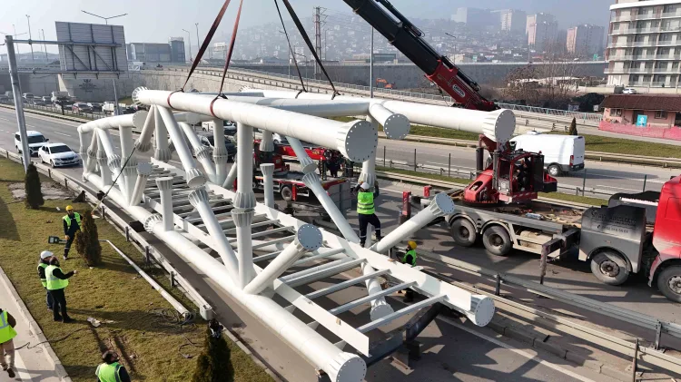 Solaklar Kavşağı Üst Geşidi Montajı