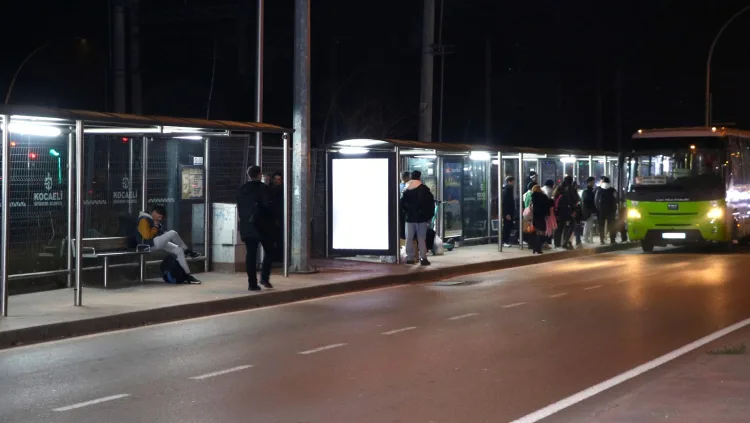 Kocaeli'deki durak aydınlatma çalışmaları