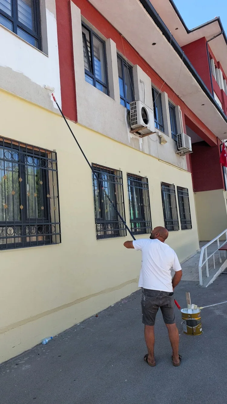 Kocaeli’de Okullara 63 Bin Litre Boya Desteği