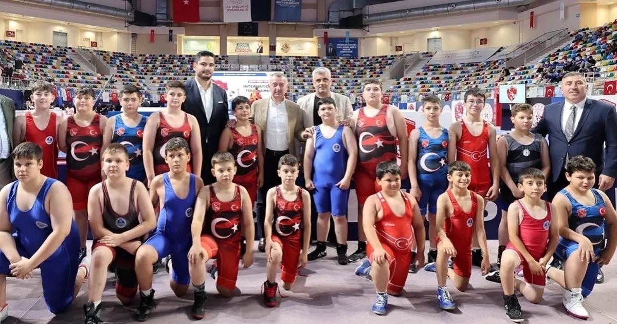 Kocaeli’de Uluslararası Güreş Turnuvası Heyecanı