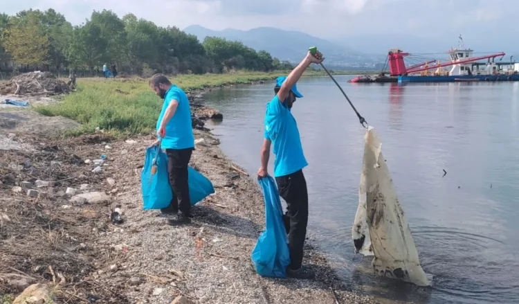 Kocaeli Kıyılarında 10 Ton Atık Temizlendi