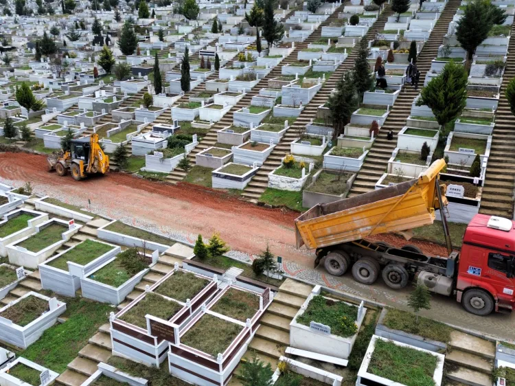 Kocaeli Mezarlığı’nda Su Hattı Yenileme Başladı!