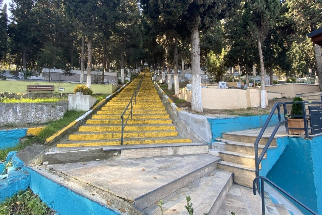 Kocaeli Mezarlığında Yenileme Çalışmaları Devam Ediyor
