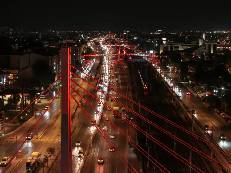 Kocaeli’nin Gece Işıltısı: Estetik Projeler