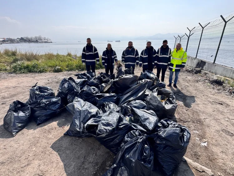 Kocaeli Plajı’nda 50 Poşet Atık Temizlendi!