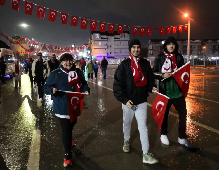 Kocaeli Stadı Kırmızı-Beyazla Şenlendi!