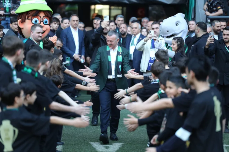 Kocaelispor Şampiyon, Taraftar Coşkuyla Kutladı!