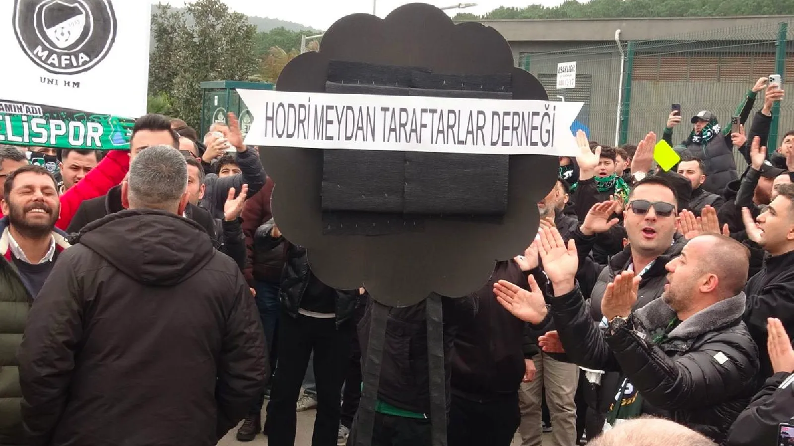 Kocaelispor Taraftarından TFF’ye Protesto!