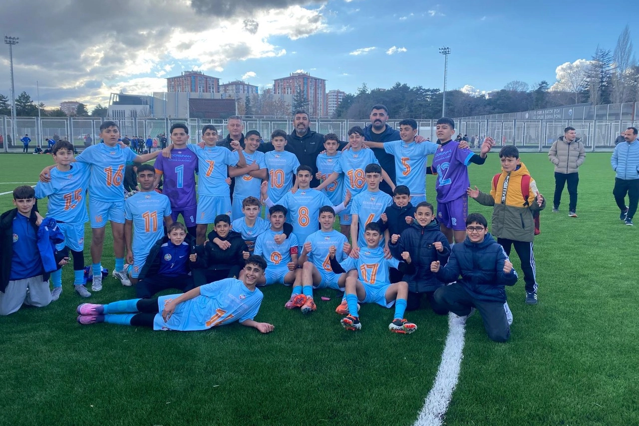 Kocasinan Belediye Spor, U14 Ligi’nde Şampiyon!